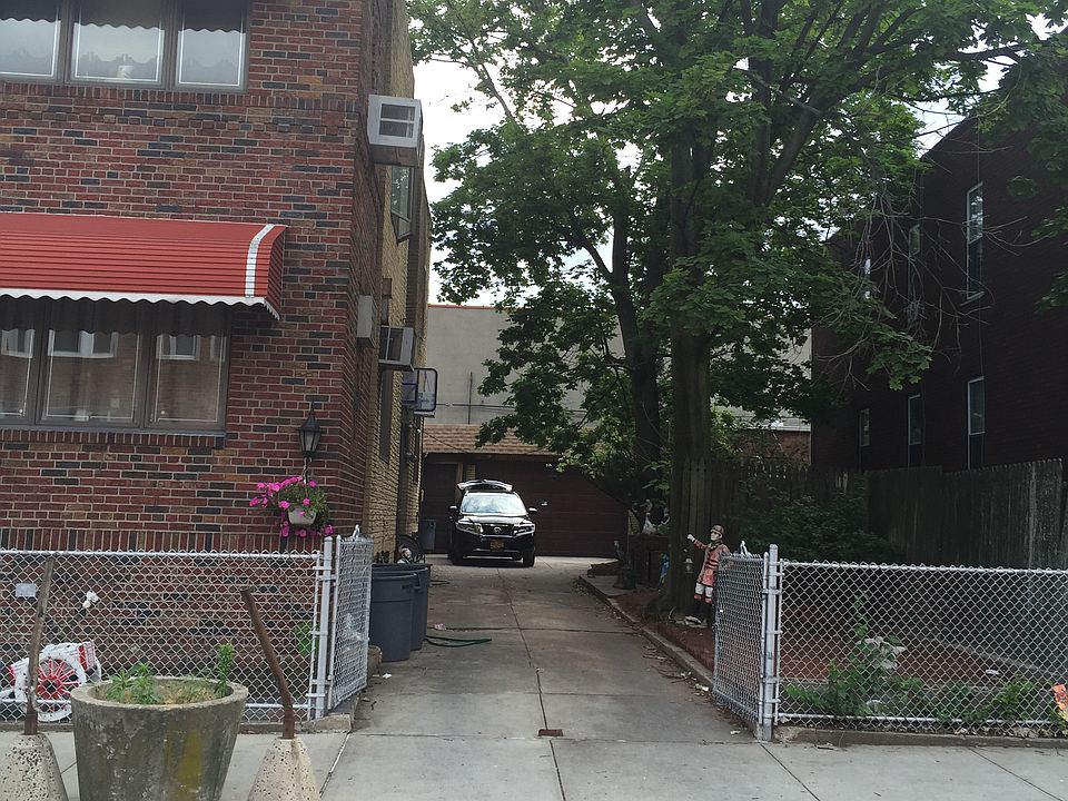 2nd image of 1662 61st St