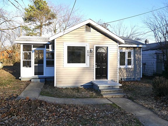 2nd image of 2413 Wakefield St