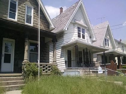 3rd image of 638 Clark St