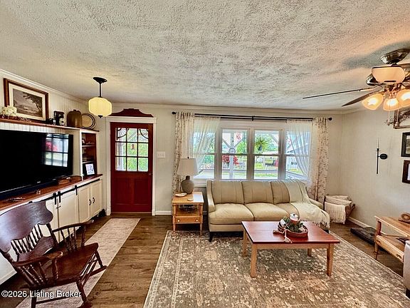 5th image of 96 Shields Ln