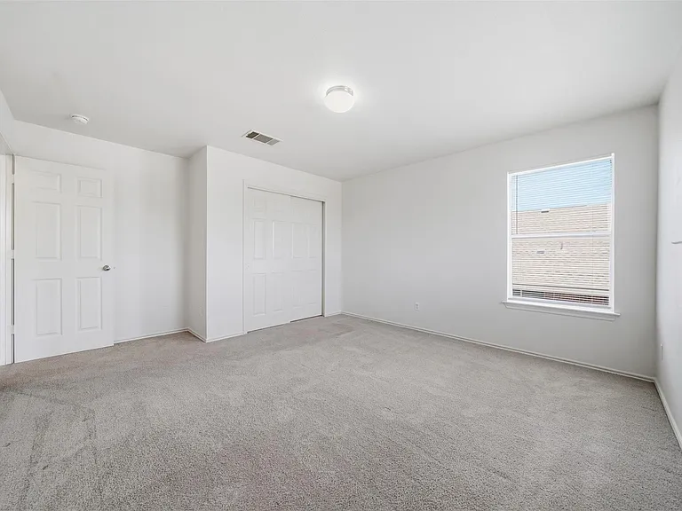 104 Carol Ave — Photo 20
