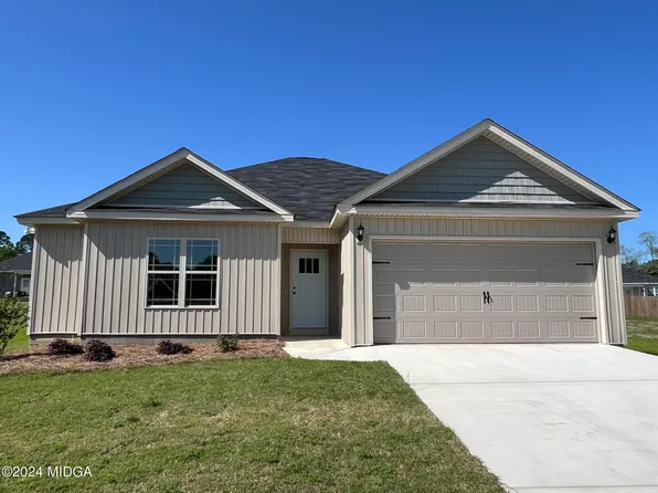 32 Cole Dr, Hawkinsville, GA 31036