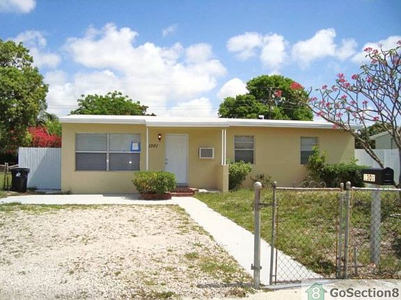 2nd image of 1301 NW 10th Pl