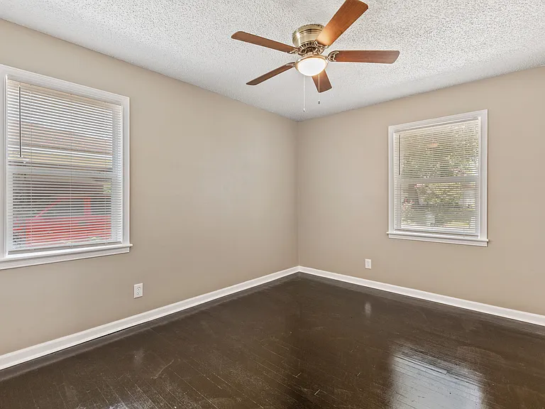 1689 Clementine Rd — Photo 11