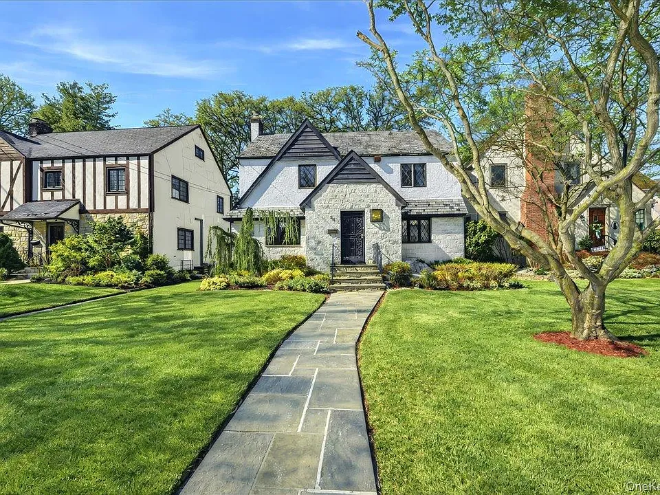 54 Vernon Pkwy