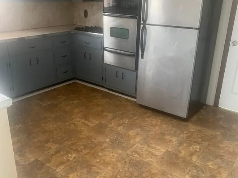 10 Emerson Ave — Photo 6