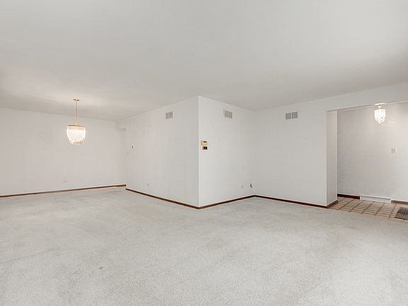 5th image of 5633 W 100th Pl