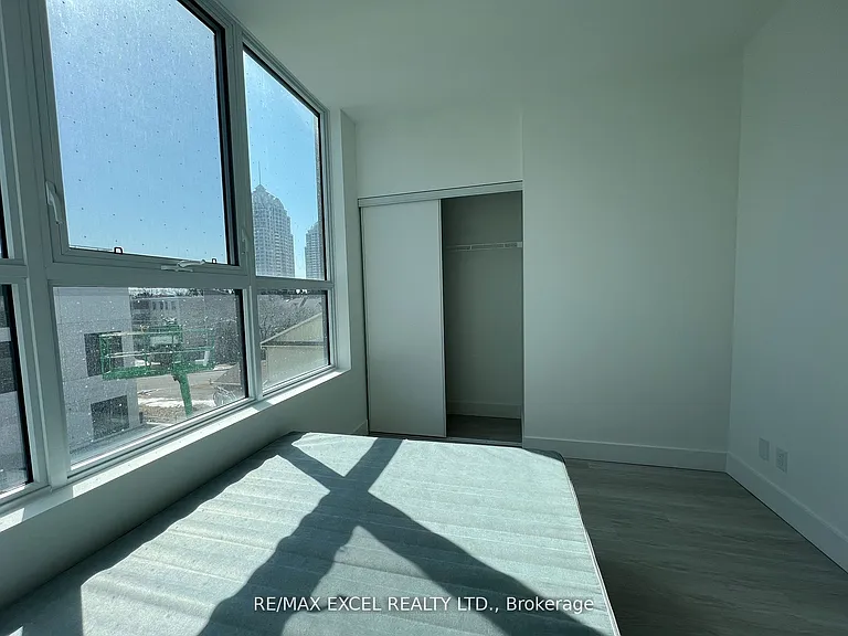 6 Greenbriar Rd #211 — Photo 12