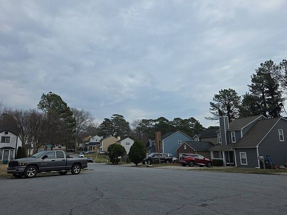 4th image of 1108 Pin Oak Dr