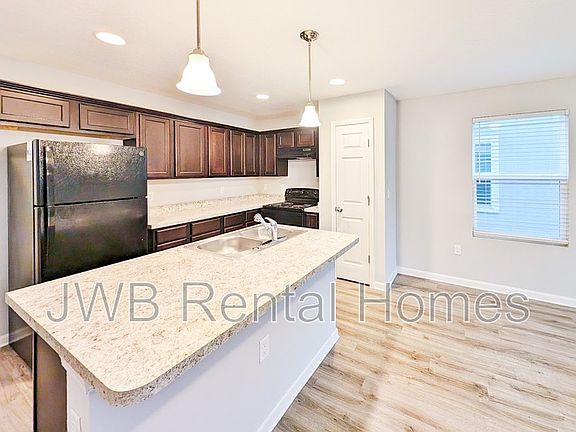 2nd image of 1295 Neva St
