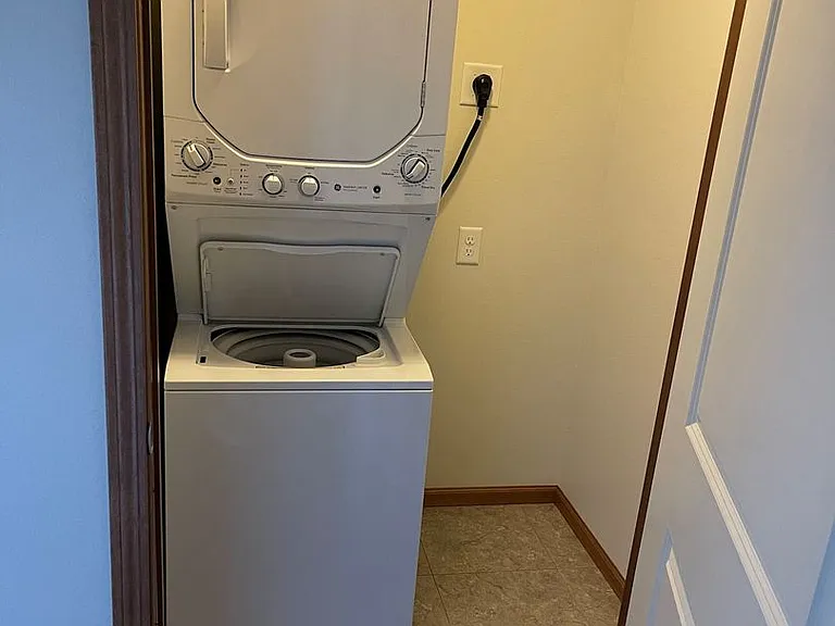 Willow Ridge Apartments — Photo 12