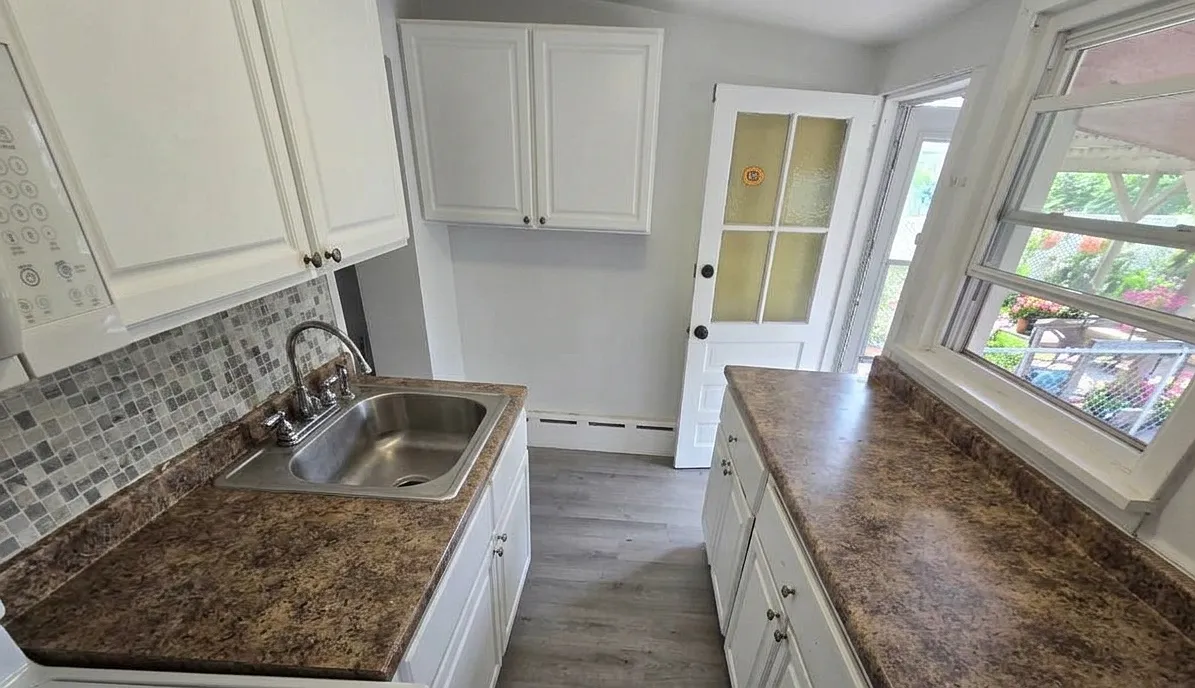 3 bed, 1100 sqft, $1,700 — Photo 4