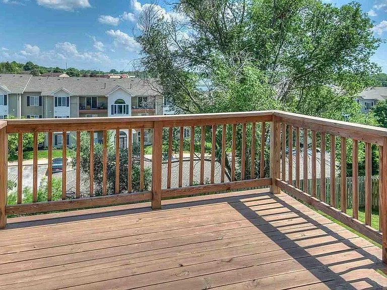 10907 Ellison Ave — Photo 12