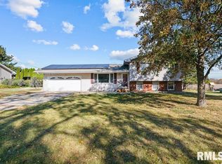 121 E 4th St, Mineral, IL 61344