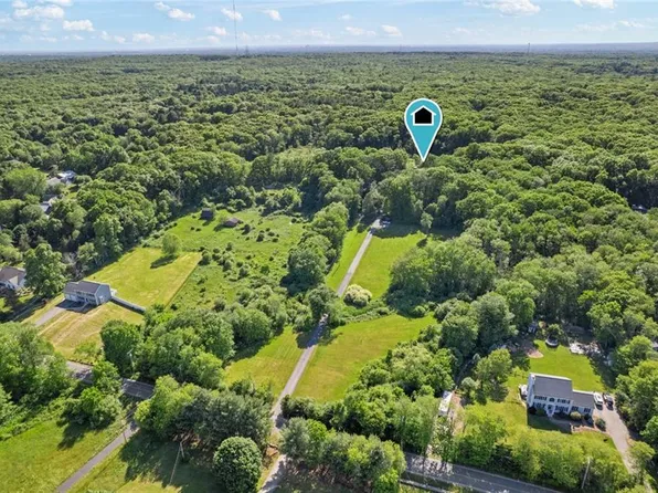 241 Perryville Rd, Rehoboth, MA 02769