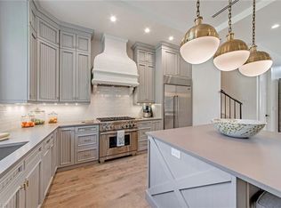 434 3rd Ave S, Naples, FL 34102