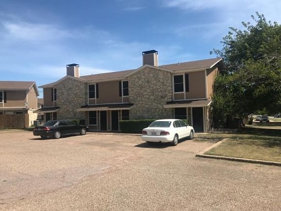2nd image of 1605 Sun Valley Dr APT C