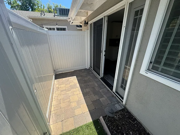 17333 Emelita St — Photo 11
