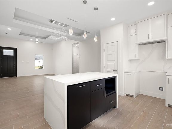 5th image of 1816 N Yellowwood St