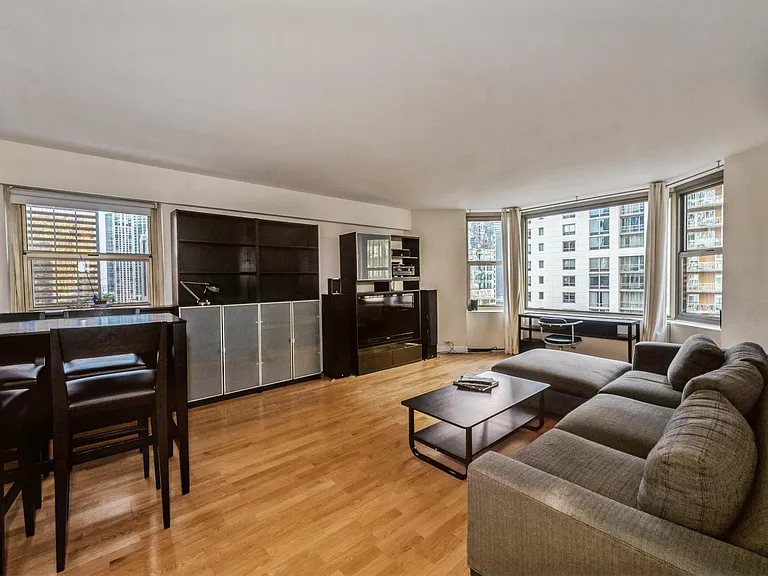 535 N Michigan Ave #1508 — Photo 3