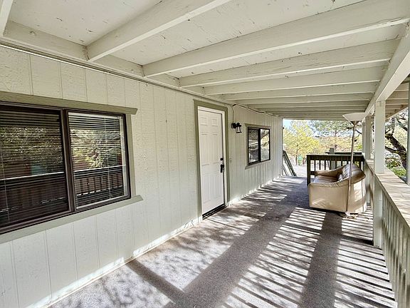 3rd image of 250 Rockridge Rd