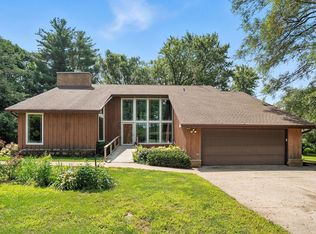 2488 239th St, New Hampton, IA 50659