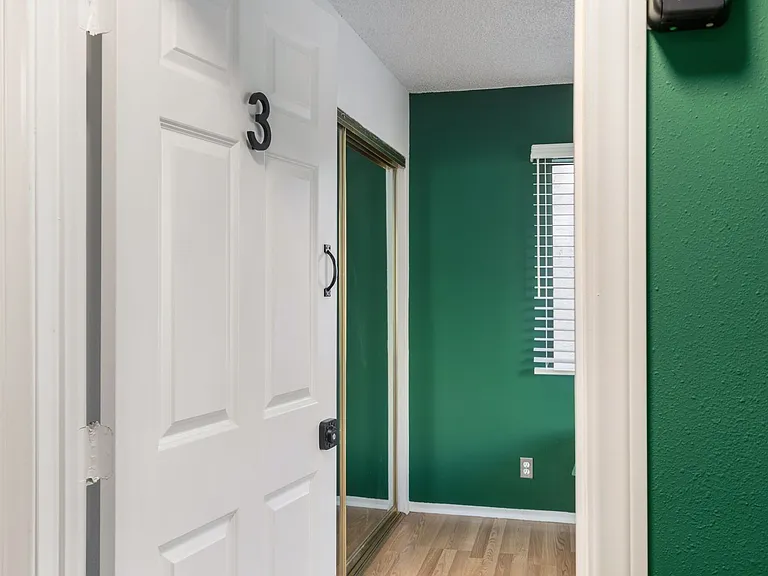 1823 Pelham Ave #1 — Photo 37