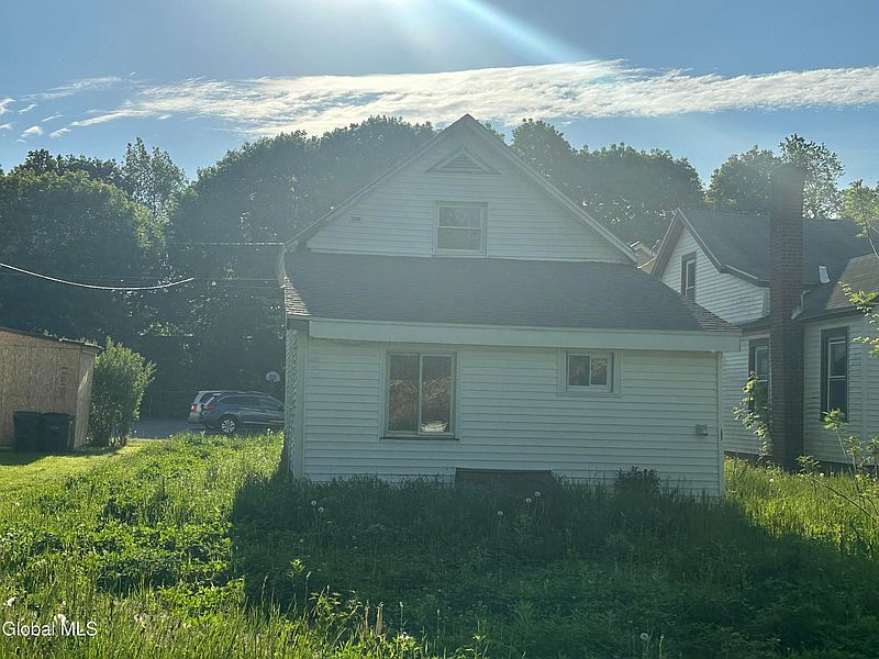 4th image of 76 1st Street