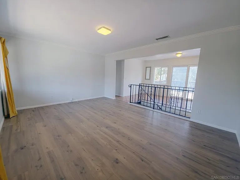 4635 Virginia Ave — Photo 9