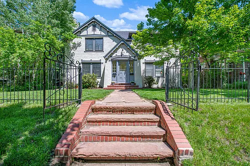 2318 Bellaire St #B Photo 1