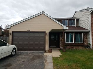 1316 Inverness Dr, Elgin, IL 60120