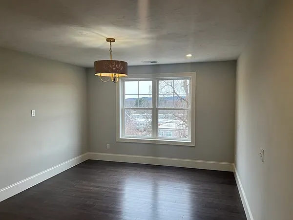 83 Upland St — Photo 12