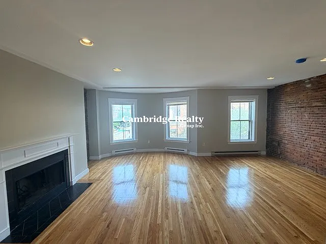 2 bed, 1.0 bath, $3,950 — Photo 4
