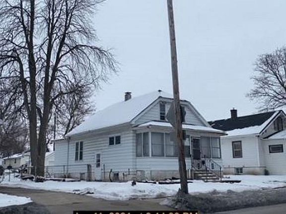 2nd image of 1555 E Mason St