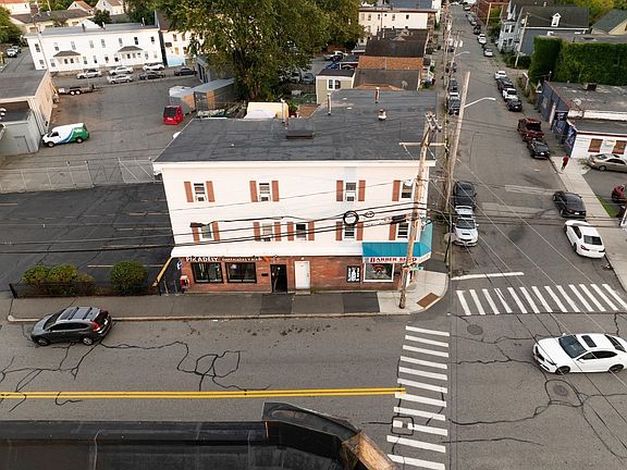 4th image of 52 Willie St