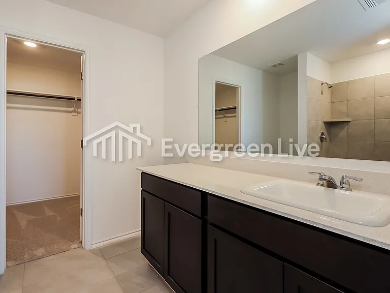 10905 SW 22nd St — Photo 10