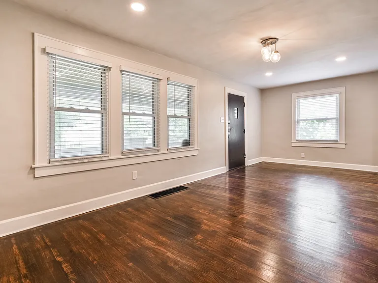 957 E Yoke St — Photo 19