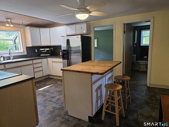 4th image of 102 Fitchville Rd