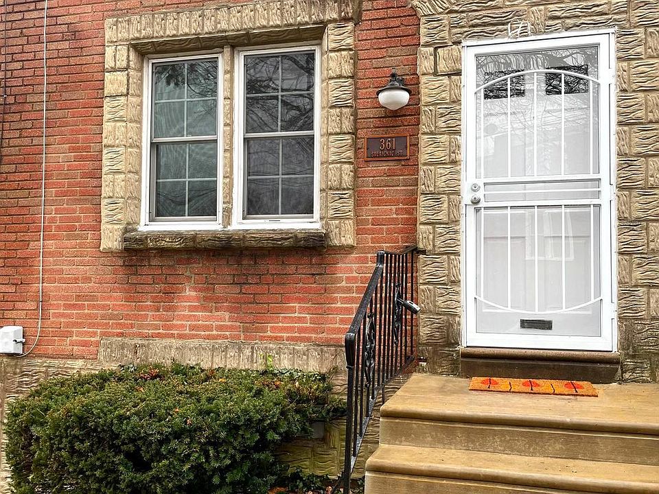 1st image of 361 W Salaignac St