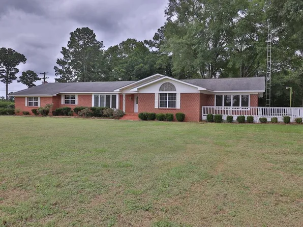 1222 E Main St, Ariton, AL 36311