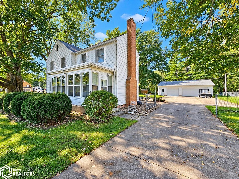 1st image of 316 Crescent Dr