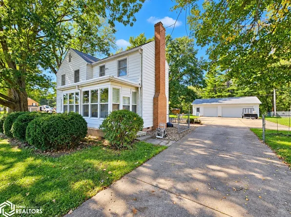 316 Crescent Dr, Middletown, IA 52638