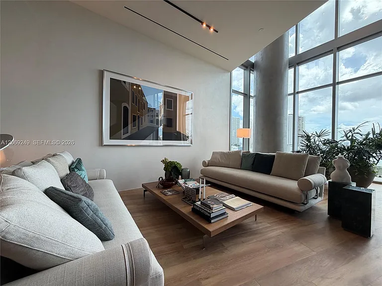 1400 Biscayne Blvd #1807 — Photo 39