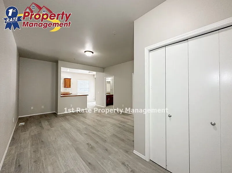 Building Photo - 872 N Bonsai Ln #202