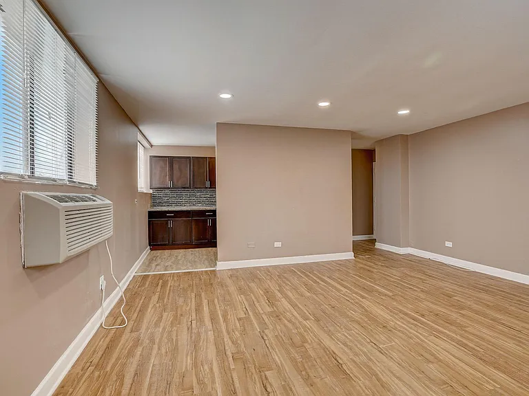 3 BR LR