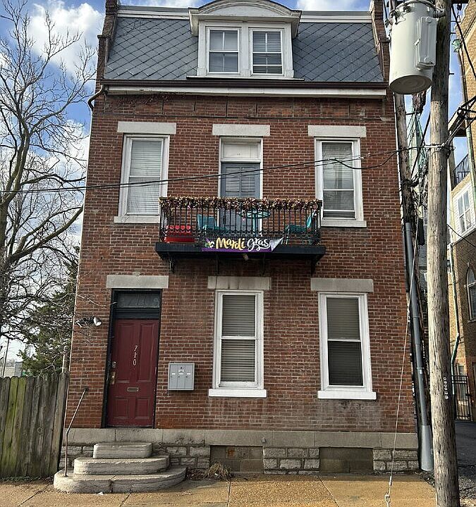 1st image of 710 Geyer Ave Floor 3