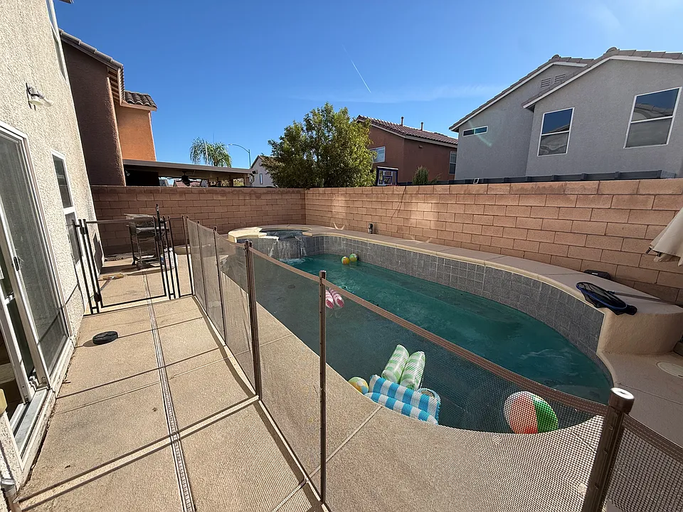 11652 Primo St