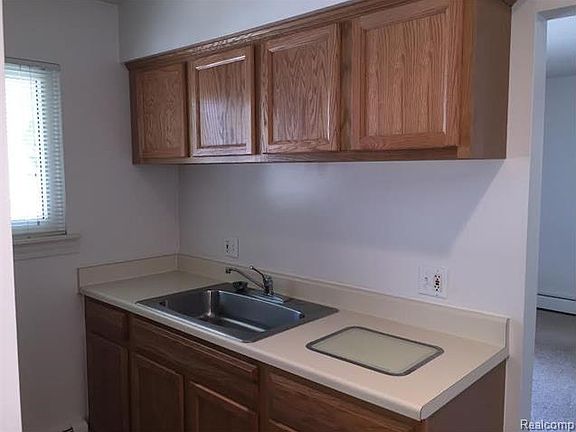 5th image of 241 E Liberty St APT 7