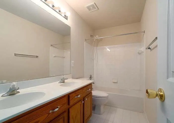 15436 Leeds Hill Way — Photo 17