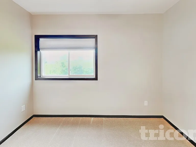 1341 Meadow Ln — Photo 11